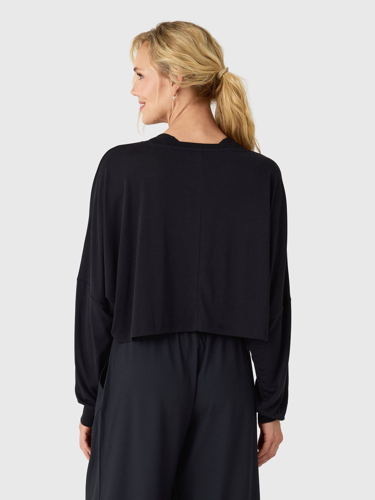 Beyond Yoga Women's Studio Luxe Cropped Long Sleeve Tee