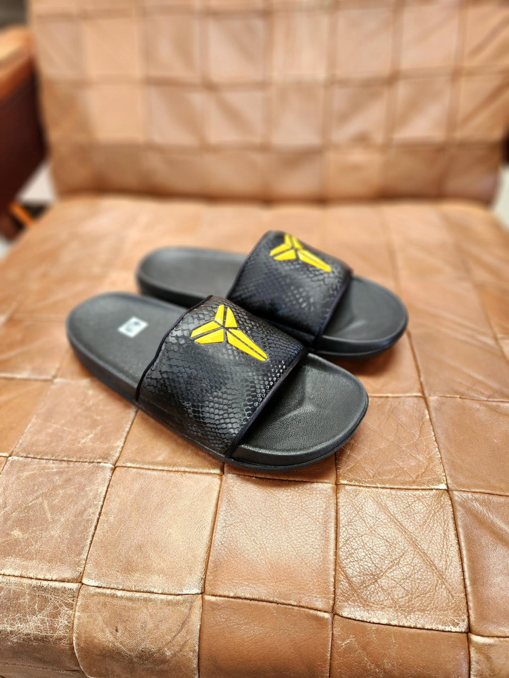 NIKE KOBE OFFCOURT SLIDE