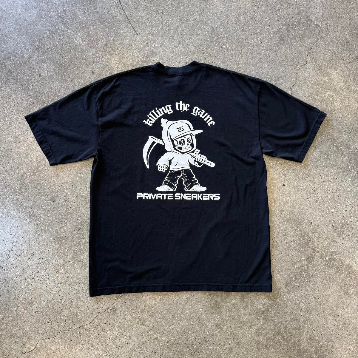 PRIVATE SNEAKERS 13TH ANNIVERSARY TEE BLACK