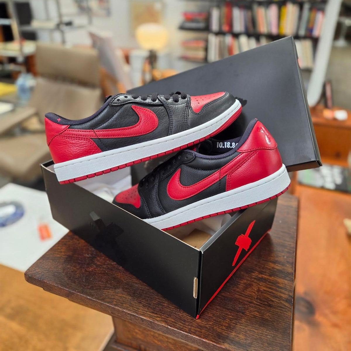 AIR JORDAN 1 RETRO LOW OG 'BANNED'