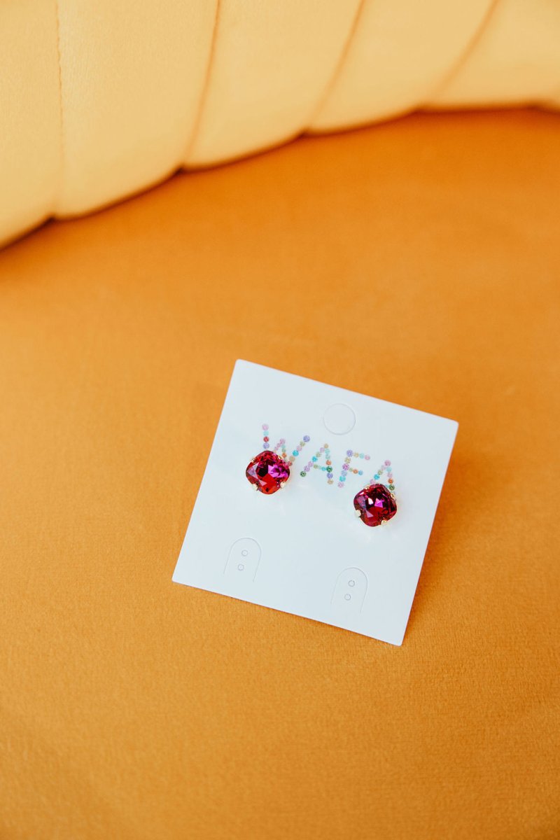 10MM Stud Earrings in Grape Jewel