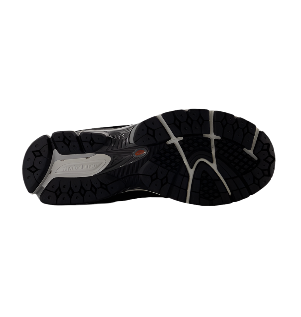 New Balance 2002R (Black/Grey)