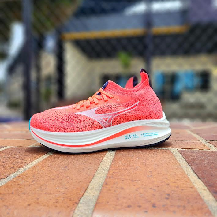 MIZUNO NEO ZEN WOMENS STRIKING CORAL WHITE