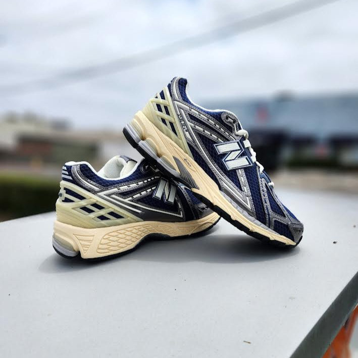 NEW BALANCE 1906R