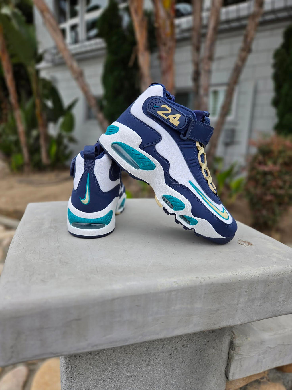 NIKE AIR GRIFFEY MAX 1 PRM 'STITCH'