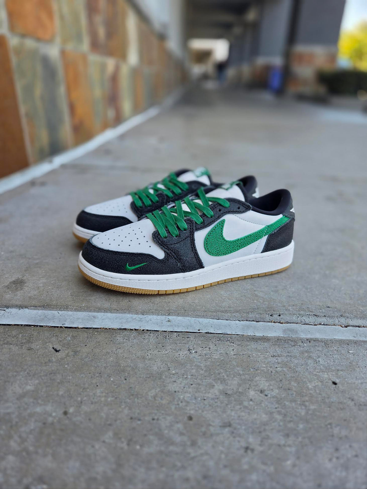 AIR JORDAN 1 RETRO LOW OG GS PHANTOM AND PINE GREEN