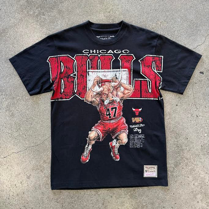 MITCHEL & NESS NBA X LRG WILD ART TEE CHICAGO BULLS