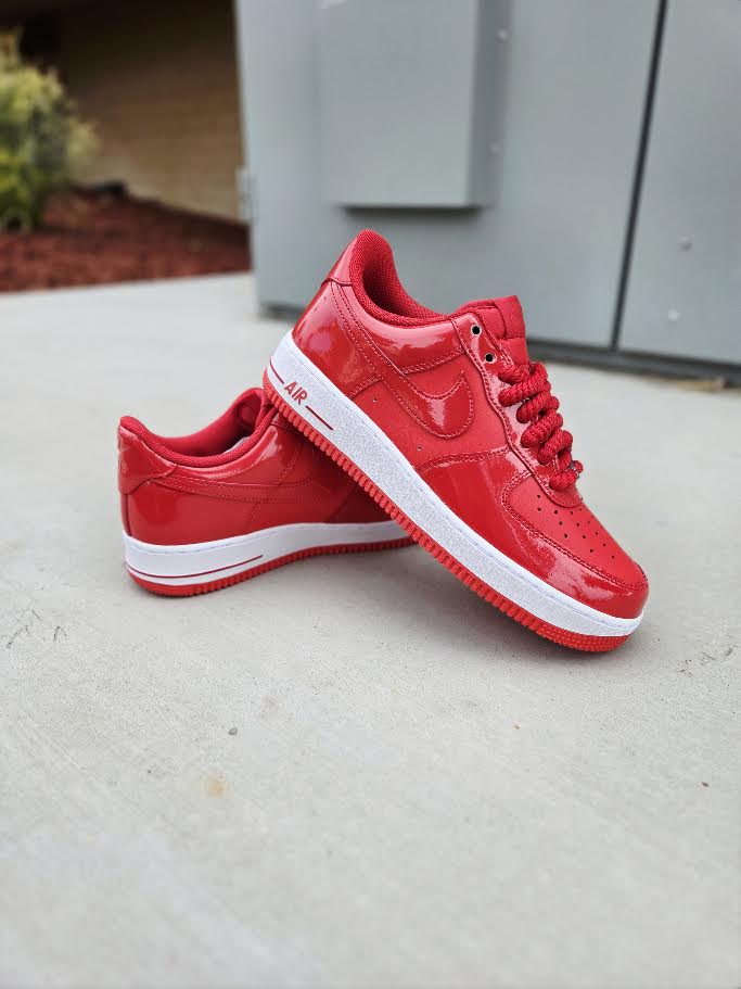 NIKE AIR FORCE 1 '07 LV8 'GLOSS PACK' RED