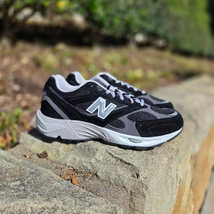 New Balance-880R 'Black Castlerock'