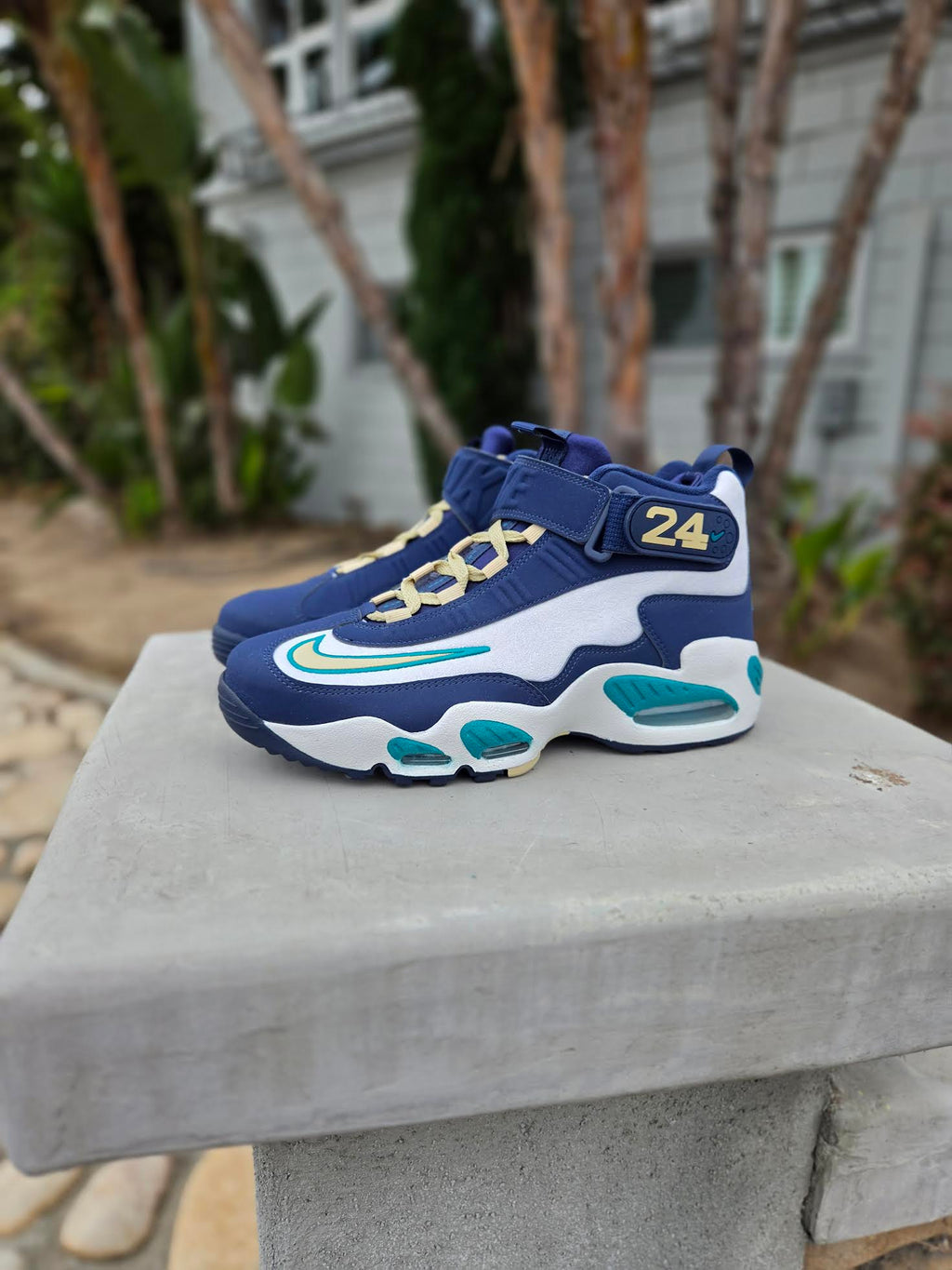 NIKE AIR GRIFFEY MAX 1 PRM 'STITCH'
