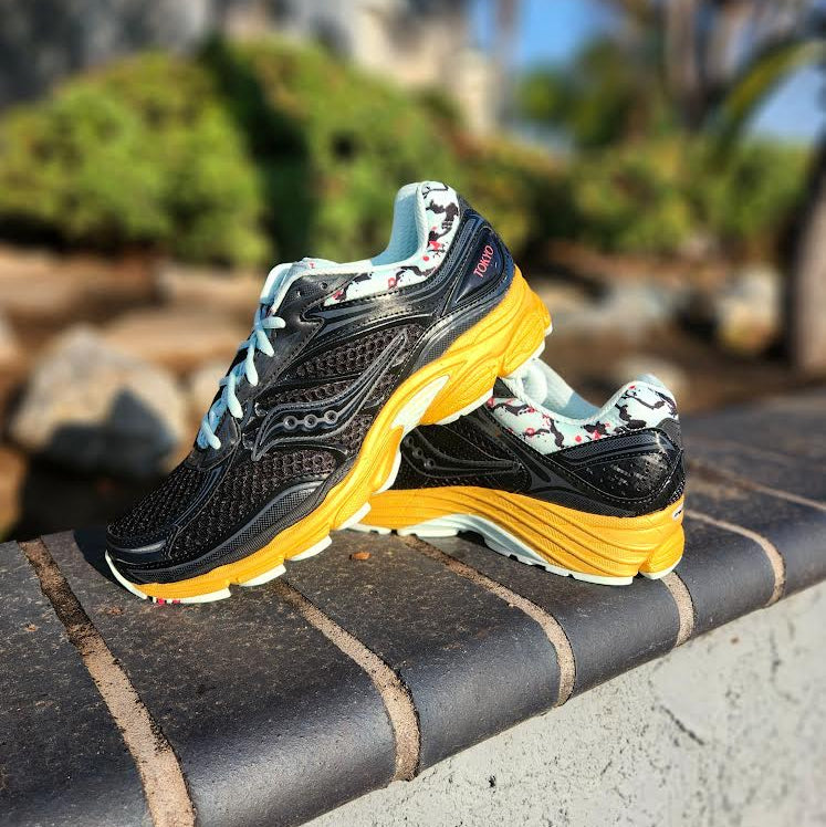 SAUCONY PROGRID OMNI 9 BLACK/FLEUR