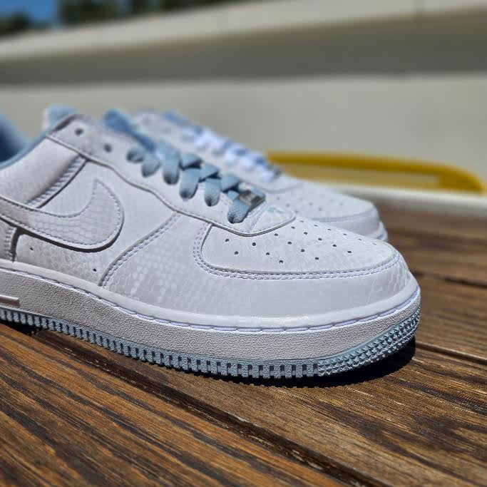 NIKE KOBE AIR FORCE 1 LOW 'UNC'