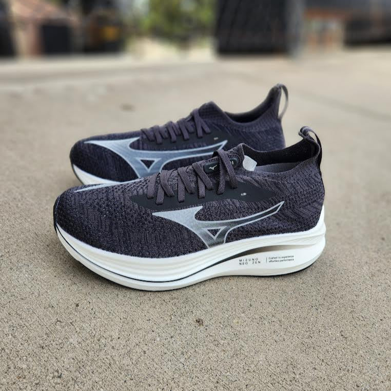 MIZUNO NEO ZEN BLACK SAND QUIET SHADE