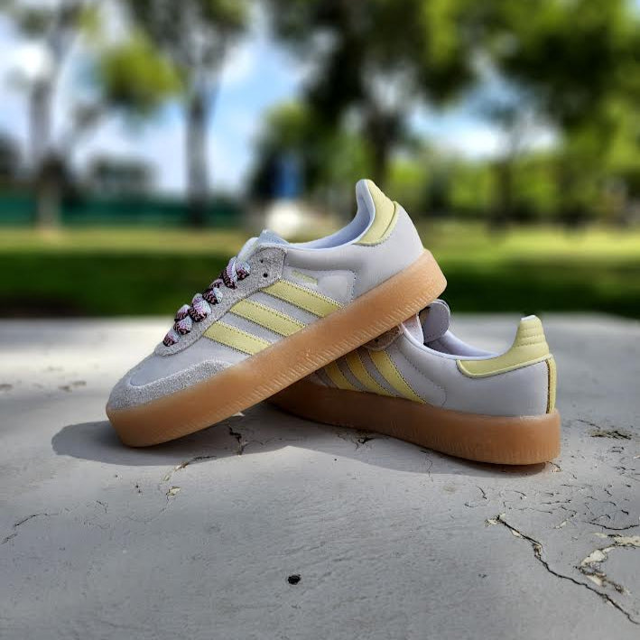 W Adidas Sambae