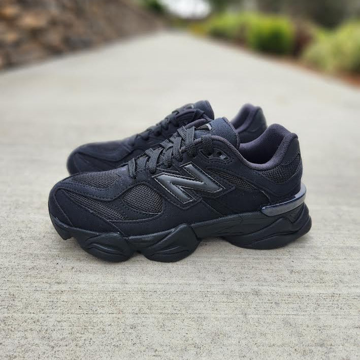 NEW BALANCE 9060 GS 'BLACK CAT'