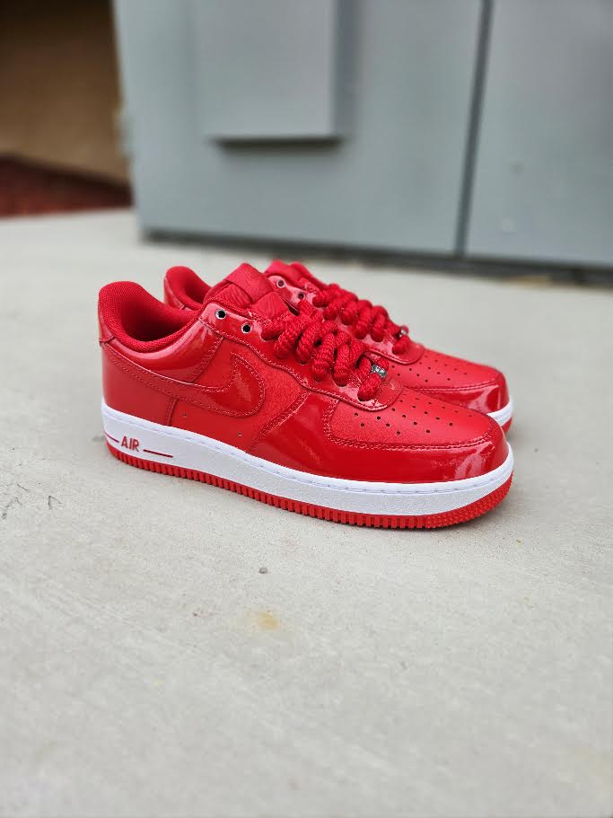 NIKE AIR FORCE 1 '07 LV8 'GLOSS PACK' RED