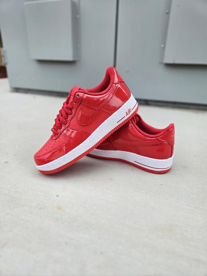 NIKE AIR FORCE 1 '07 LV8 'GLOSS PACK' RED