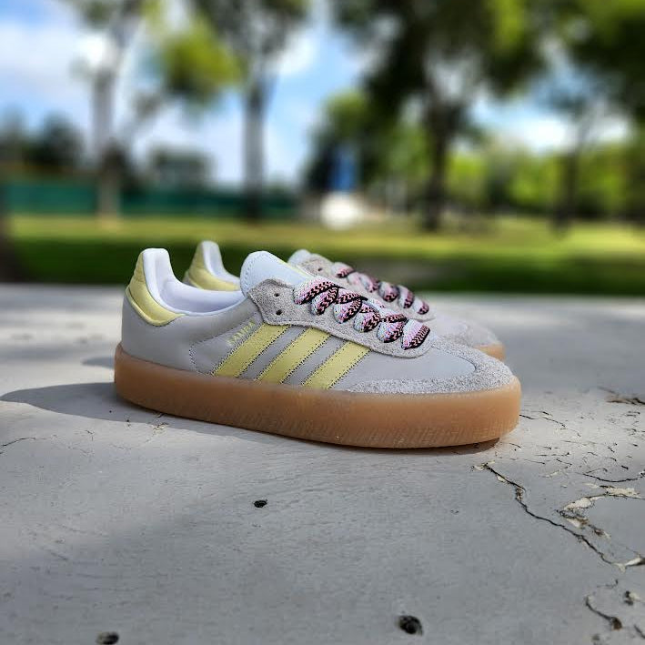 W Adidas Sambae