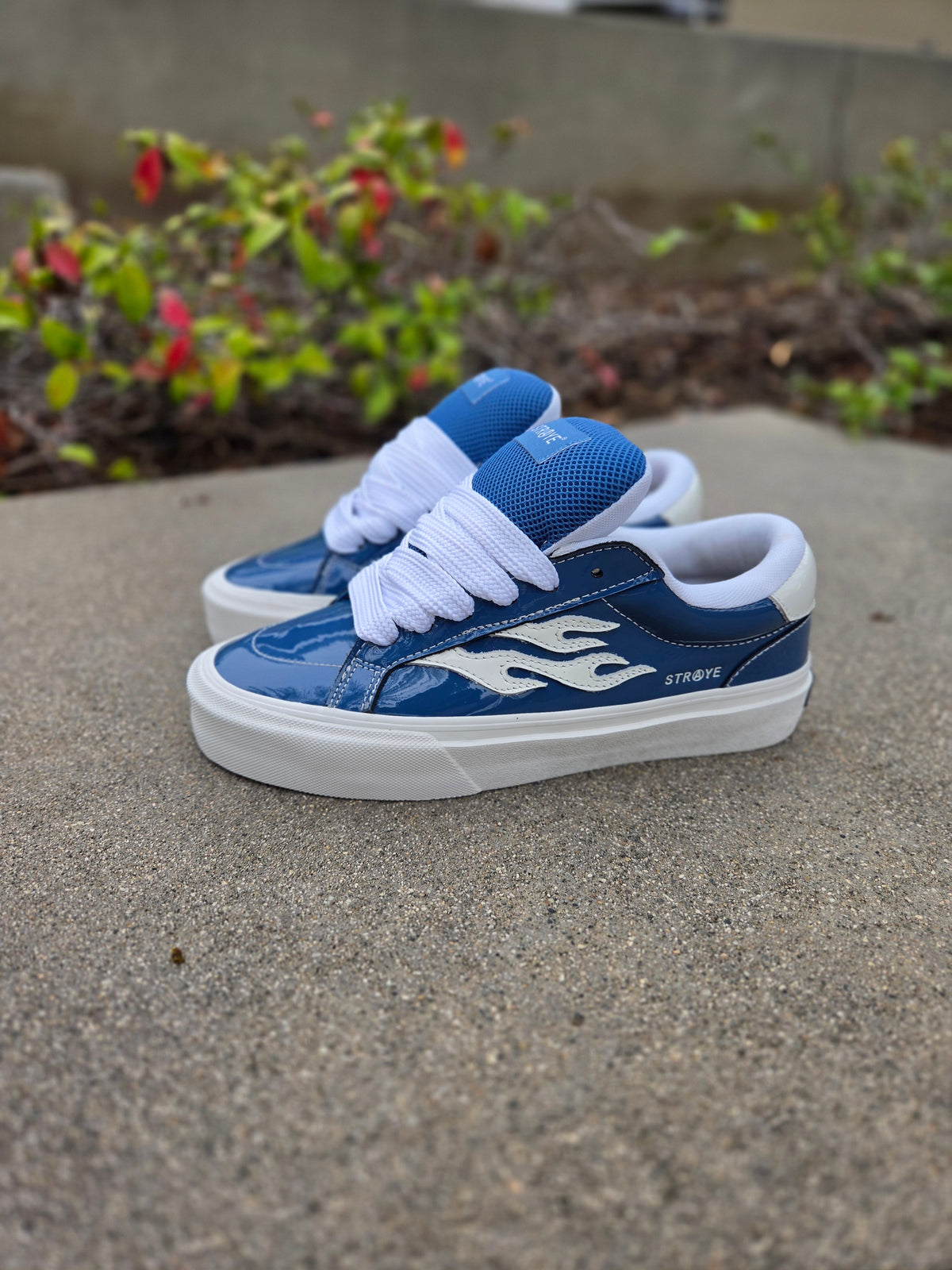 STRAYE LOGAN PUFF GLOSSY BLUE