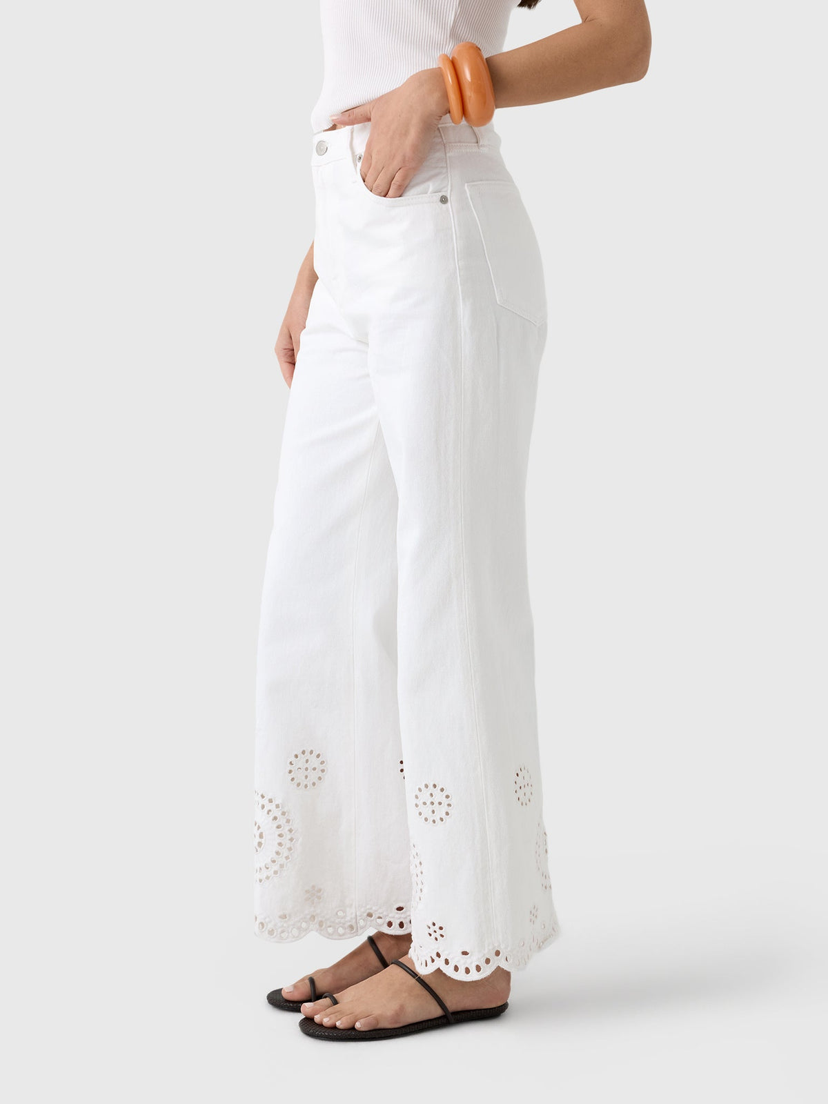 Frame Women's The Eyelet Flare Jean