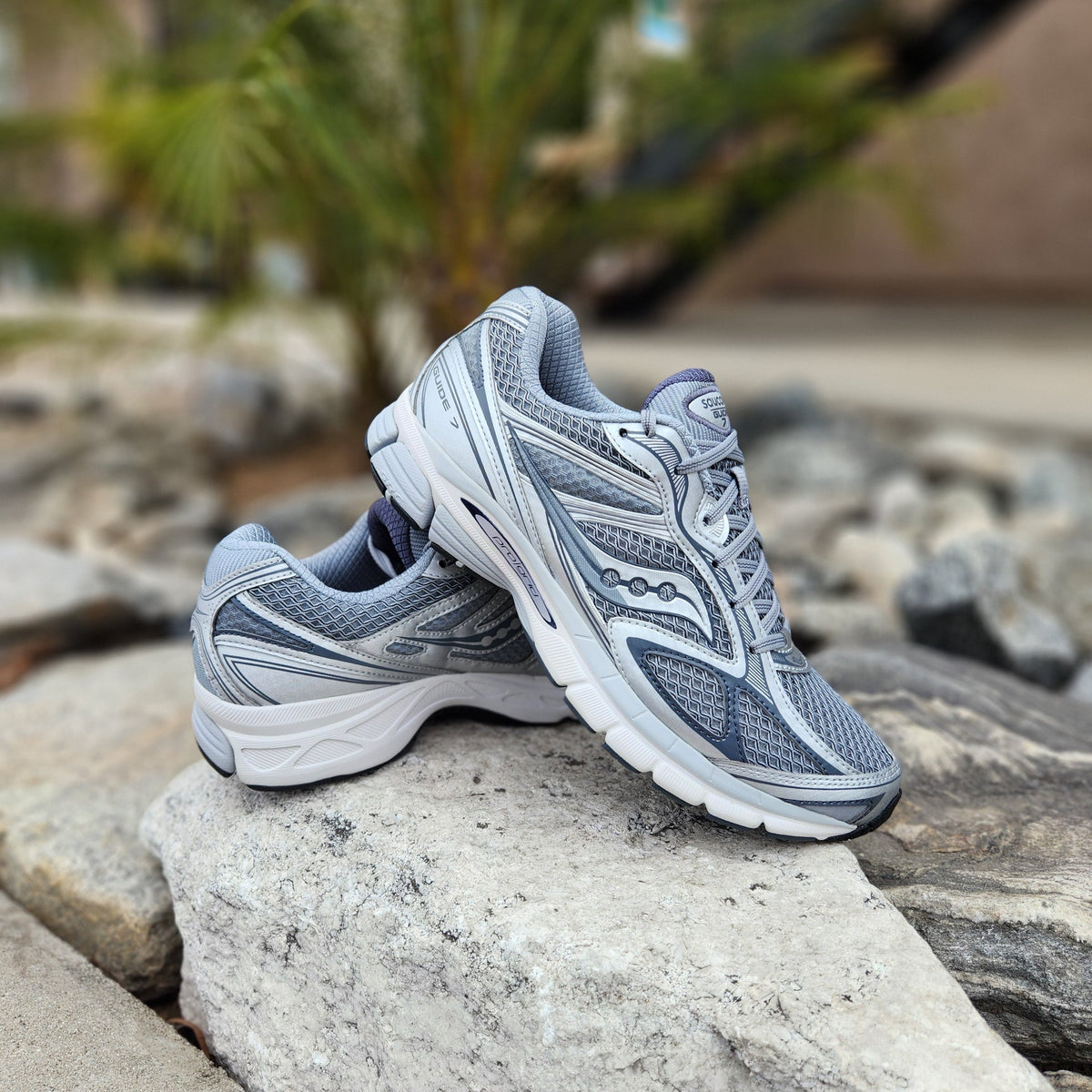 SAUCONY GUIDE 7 GREY SILVER