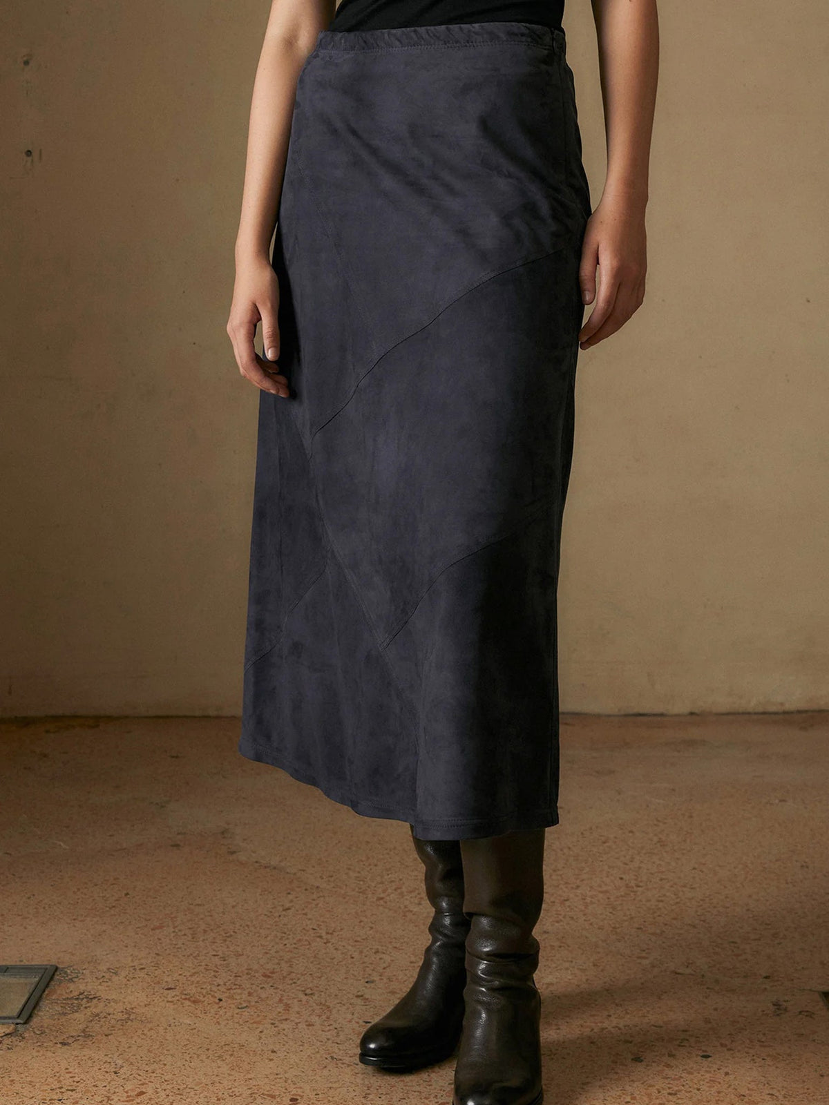 Frauenschuh Women's Brigitte Suede Skirt