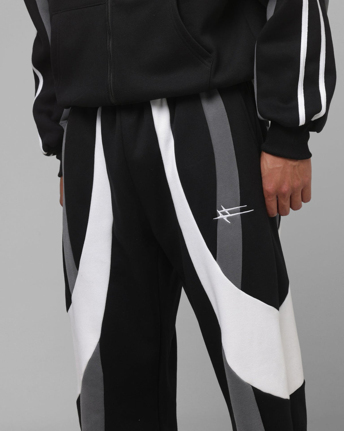 Loiter Hybrid Tek Sweatpants Black
