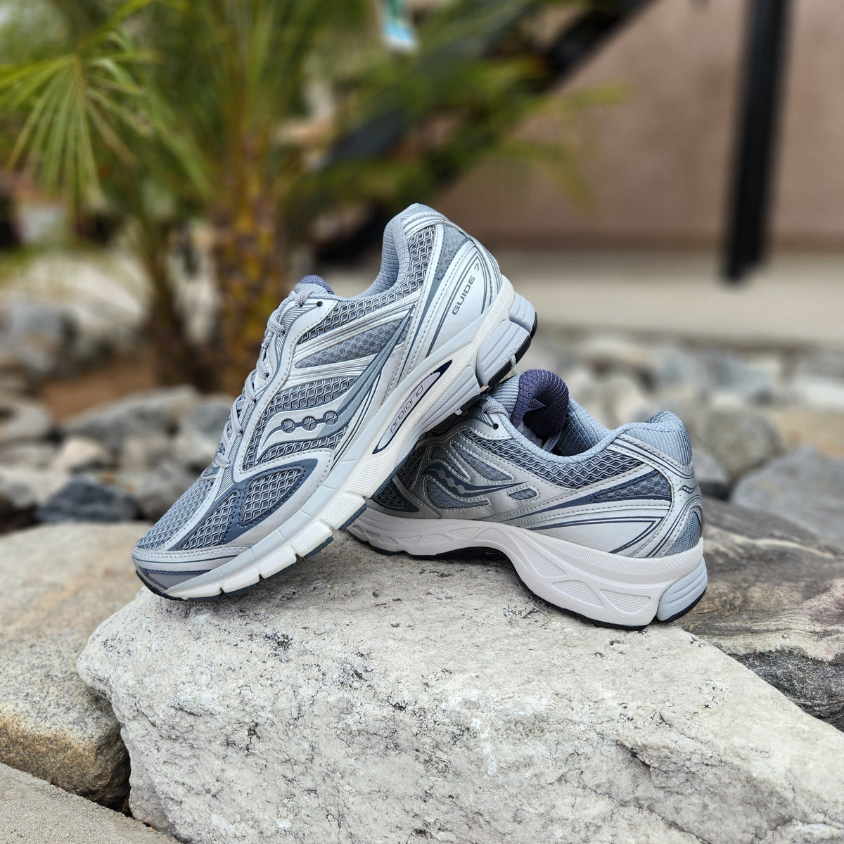 SAUCONY GUIDE 7 GREY SILVER