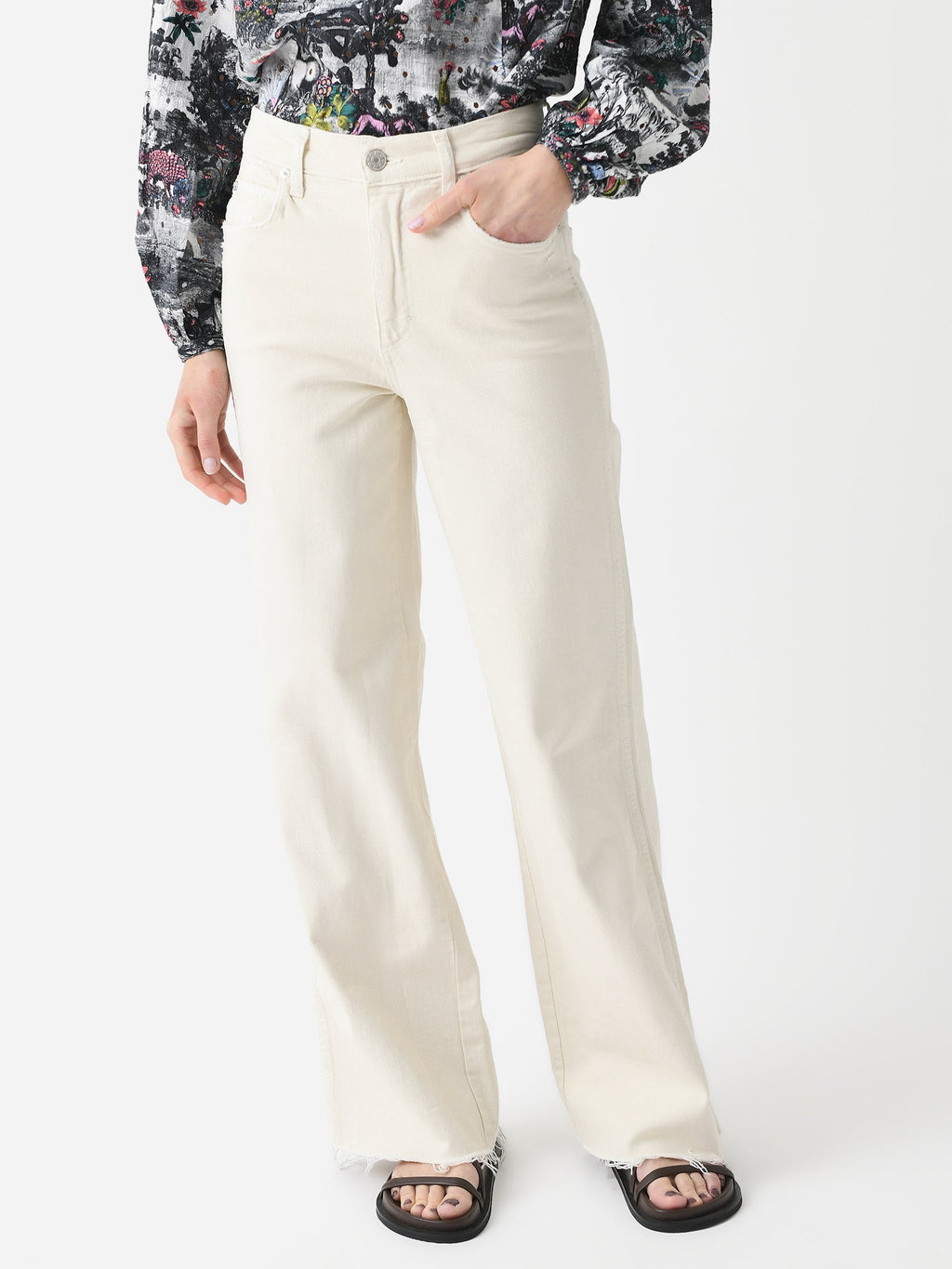 AMO Women's Frida Jean