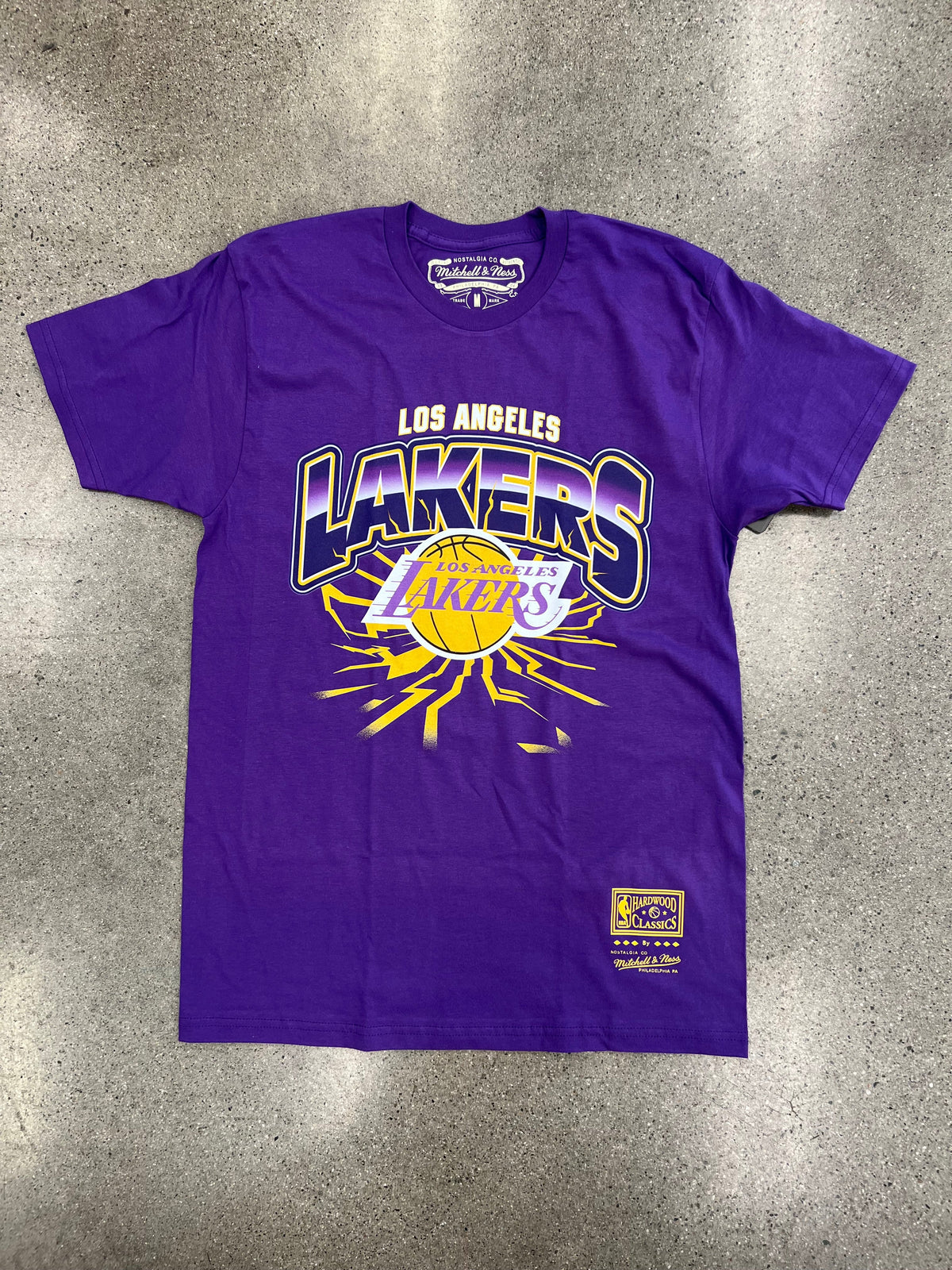 NBA EARTHQUAKE TEE LAKERS PURPLE