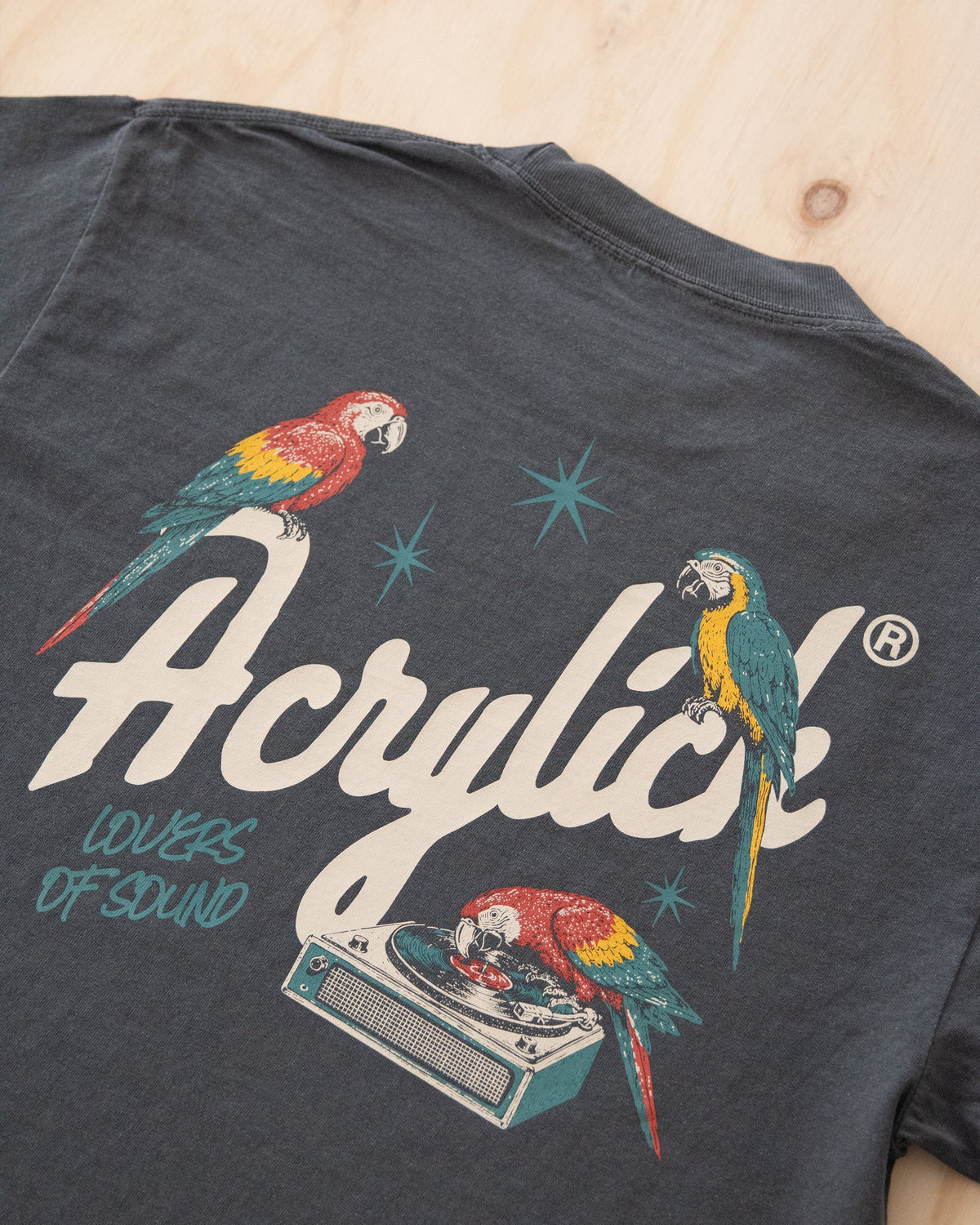 ACRYLICK HIDEAWAY TEE