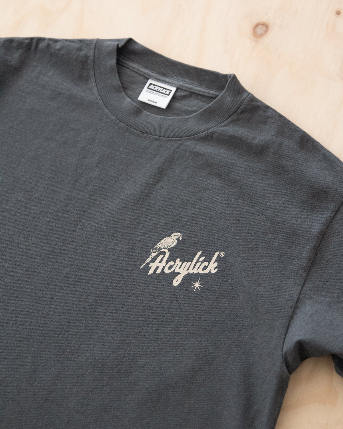 ACRYLICK HIDEAWAY TEE