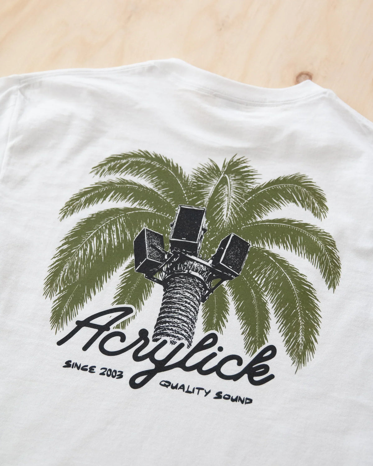 ACRYLICK OASIS TEE