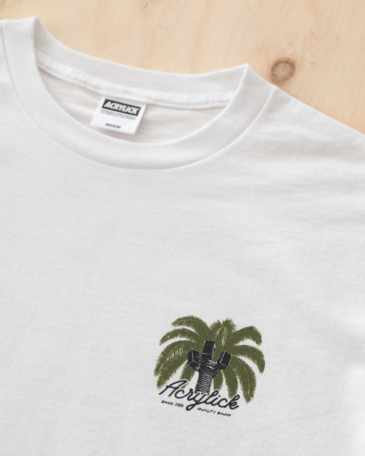 ACRYLICK OASIS TEE