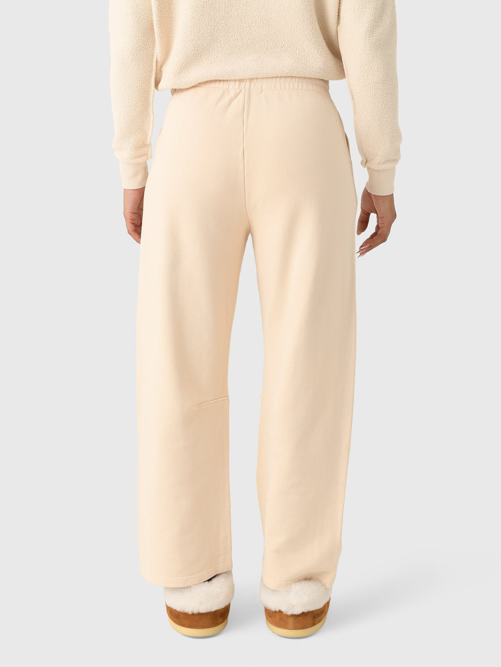 Perfect White Tee Women's Fallon Barrel Leg Sweatpant