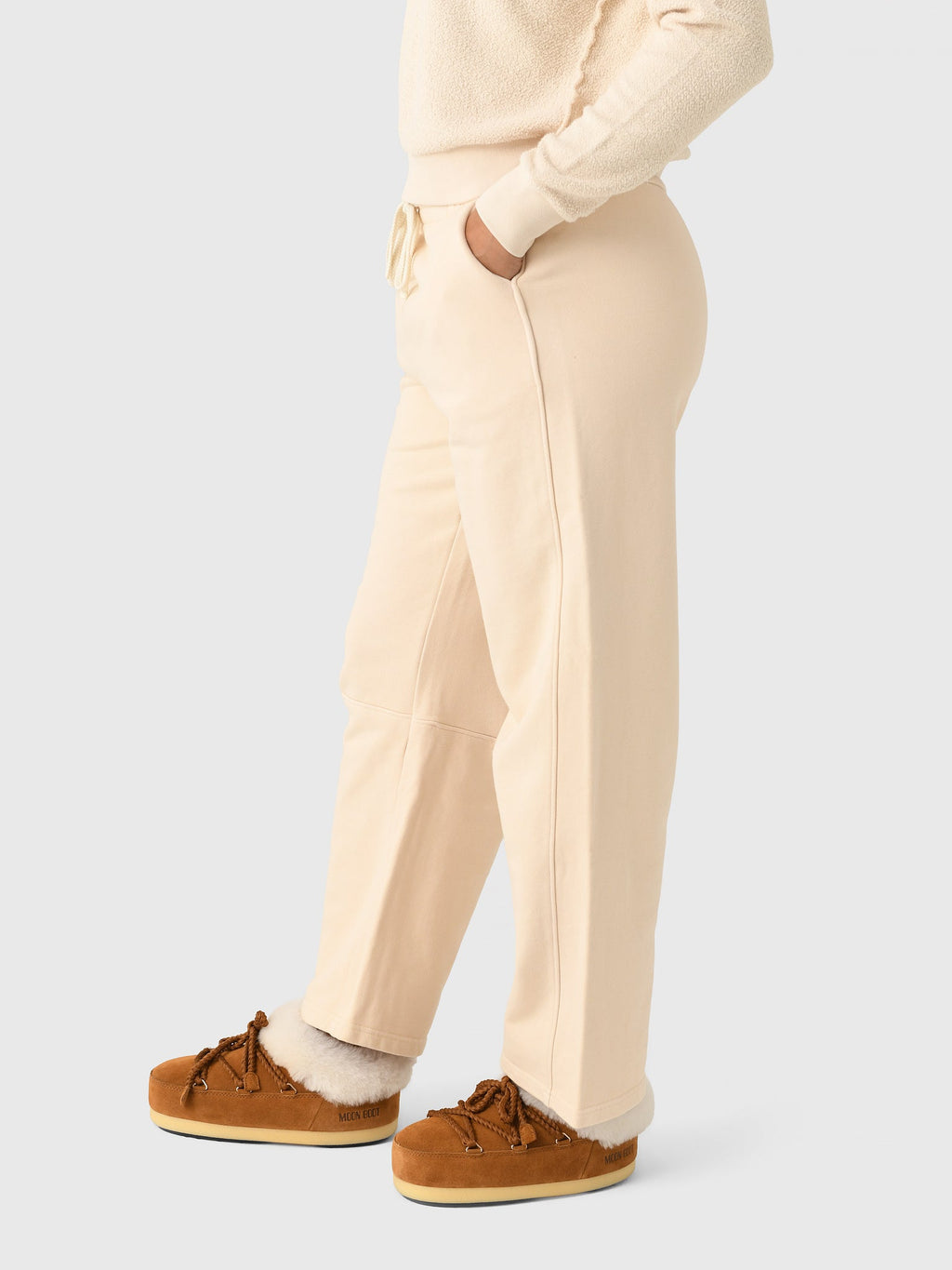 Perfect White Tee Women's Fallon Barrel Leg Sweatpant