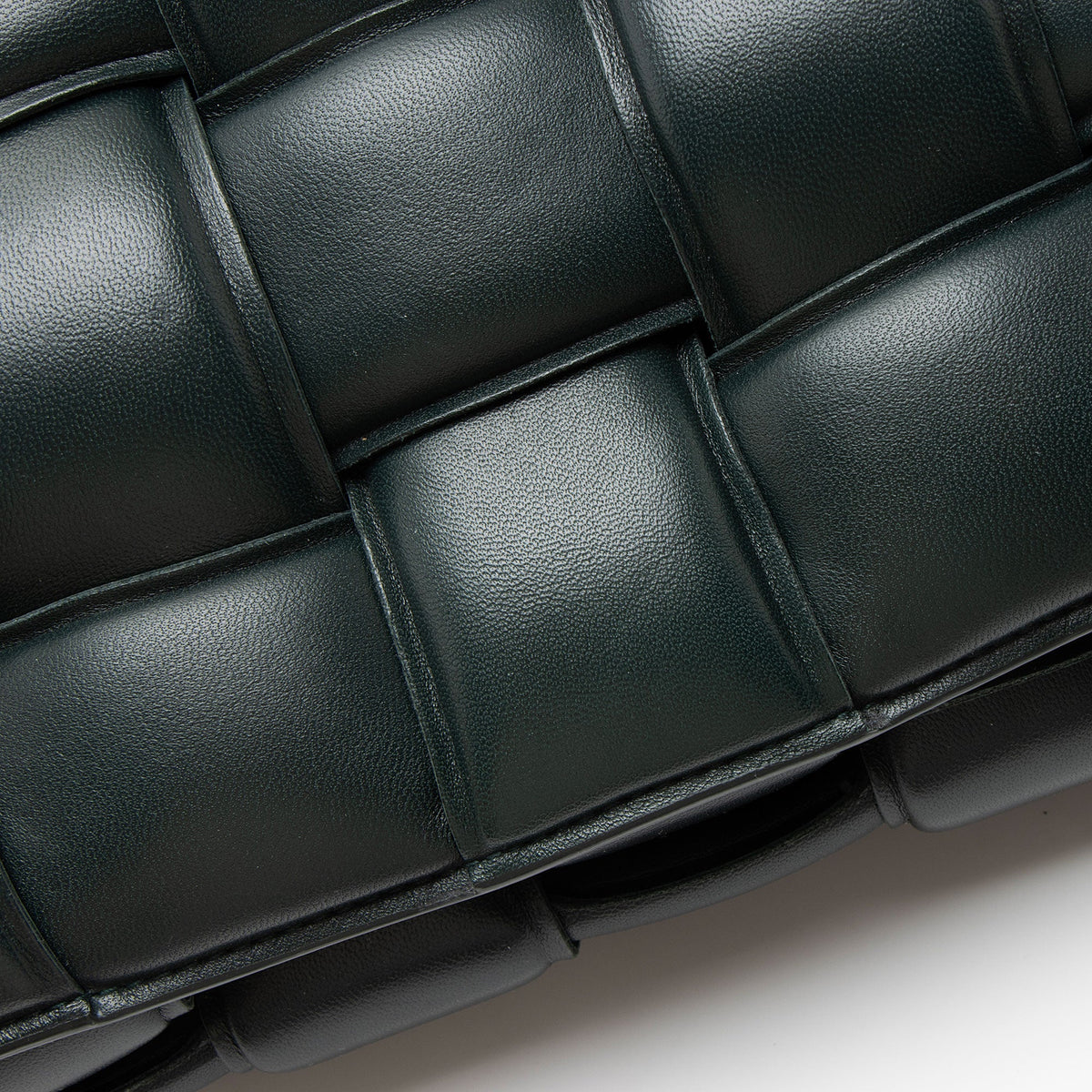 Bottega Veneta Lambskin Cassette Chain Maxi Shoulder Bag - Green