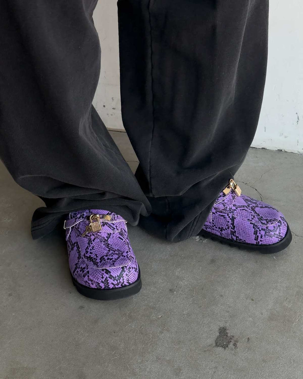 Bravest Studios Bag Clog Snakeskin Purple