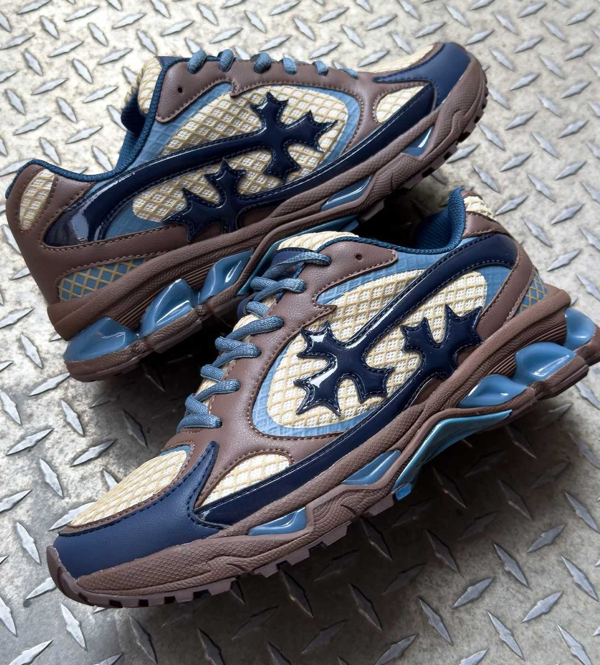 Bravest Studios Kross Kountry Runner Dune Brown