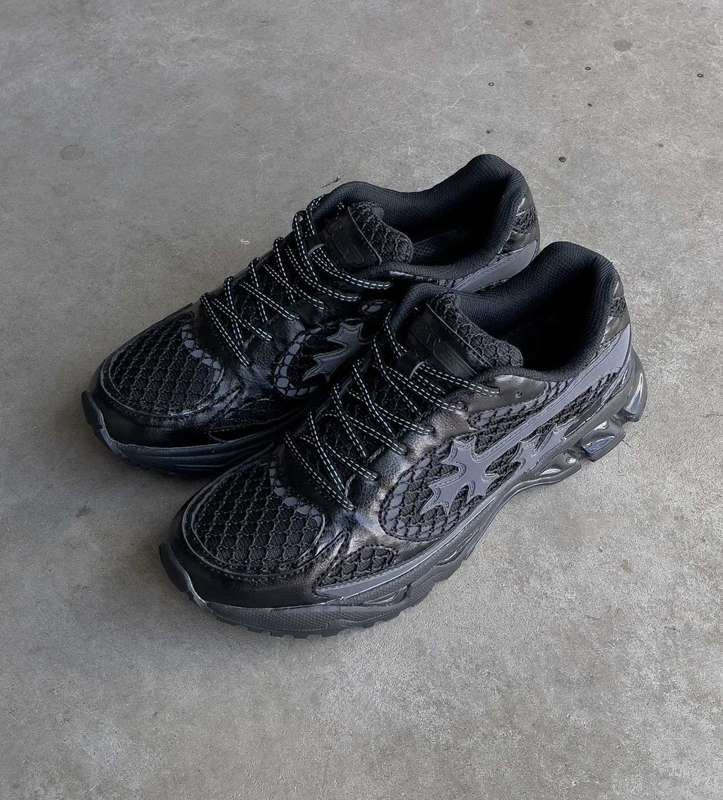 Bravest Studios Kross Kountry Runner Triple Black