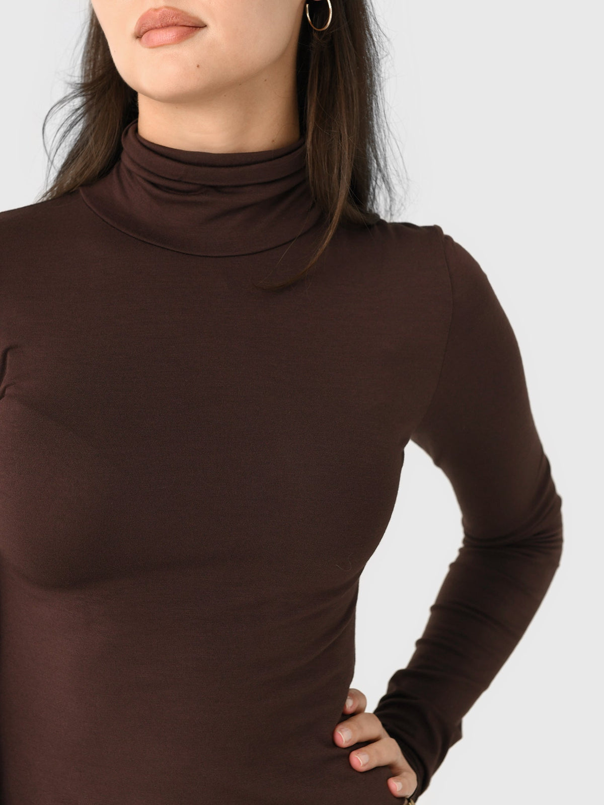 Eterne Women's Cropped Fitted Turtleneck Top