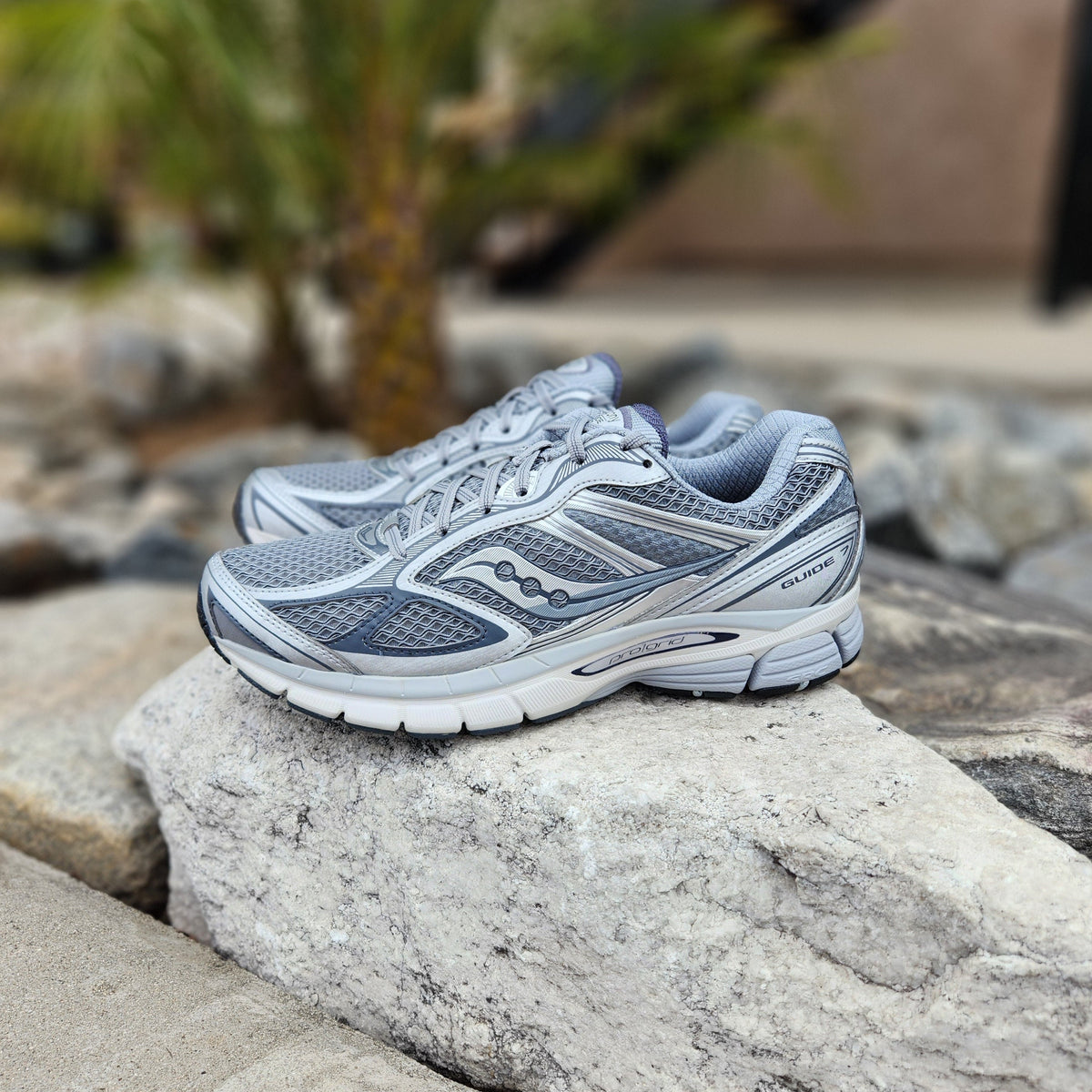 SAUCONY GUIDE 7 GREY SILVER