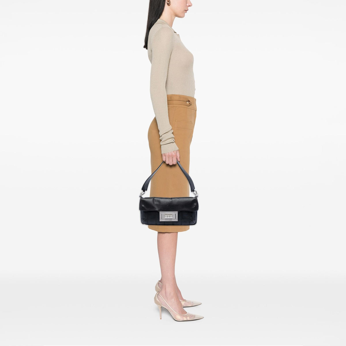 Chanel Chocolate Bar Calfskin Reissue 2.55 Flap Shoulder Bag - Black