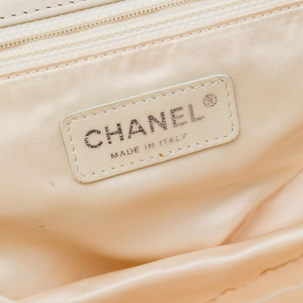 Chanel Quilted Aged Lambskin Reissue 2.55 East West Flap Shoulder Bag - White