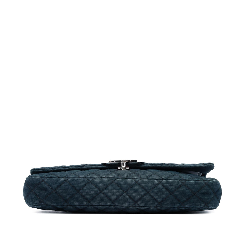 Chanel Quilted Canvas CC Cruise East West Flap Clutch - Blue