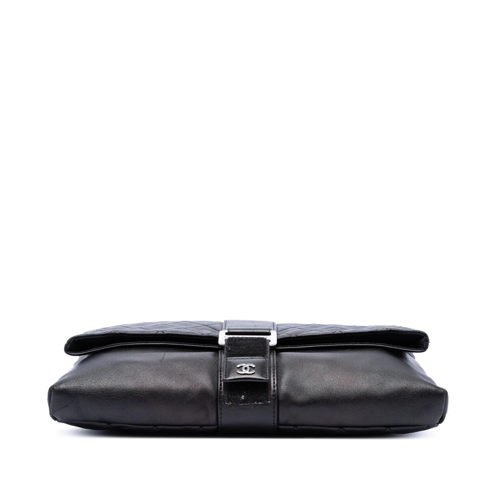 Chanel Quilted Lambskin Grip Clutch - Black
