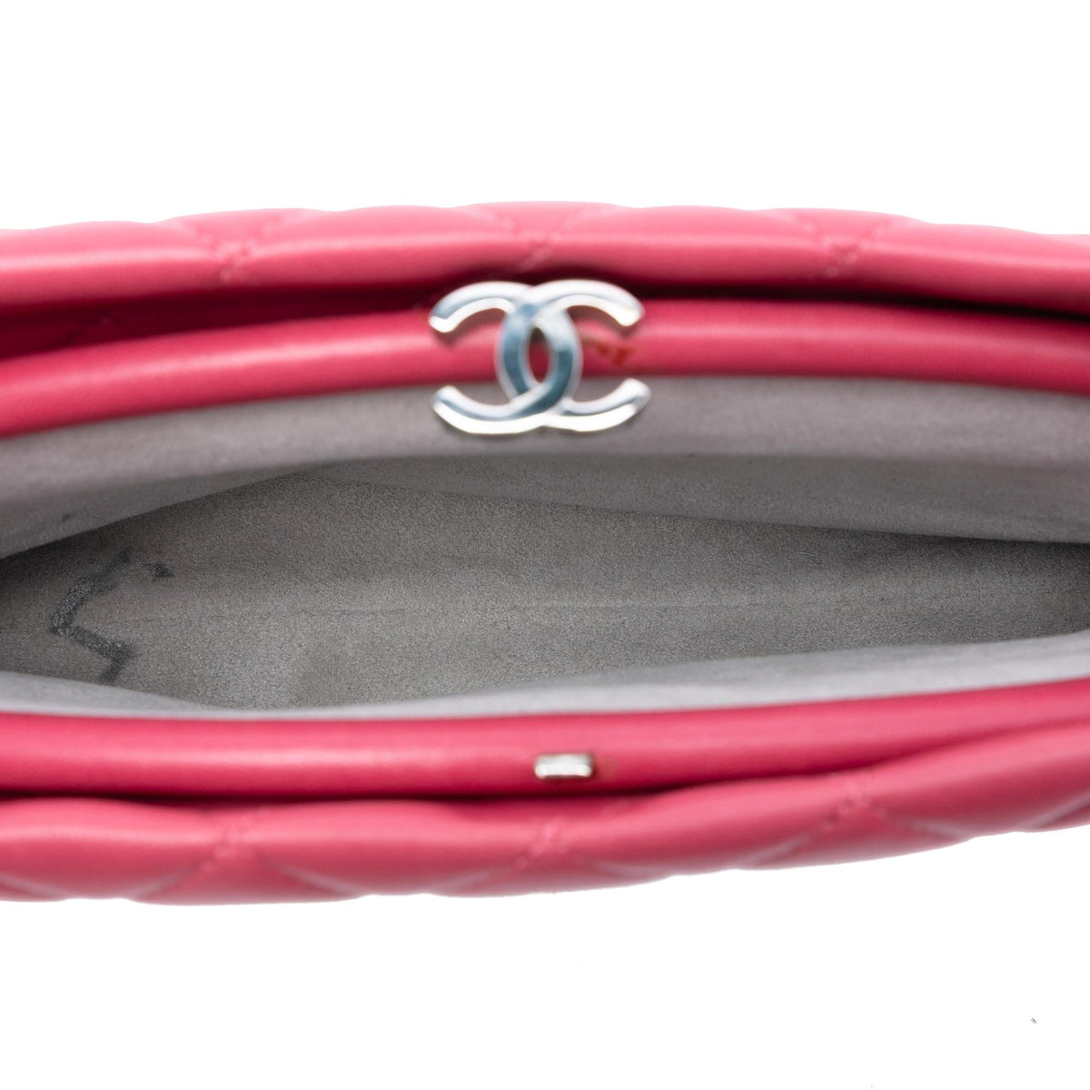 Chanel Quilted Lambskin Kiss Lock Clutch - Pink