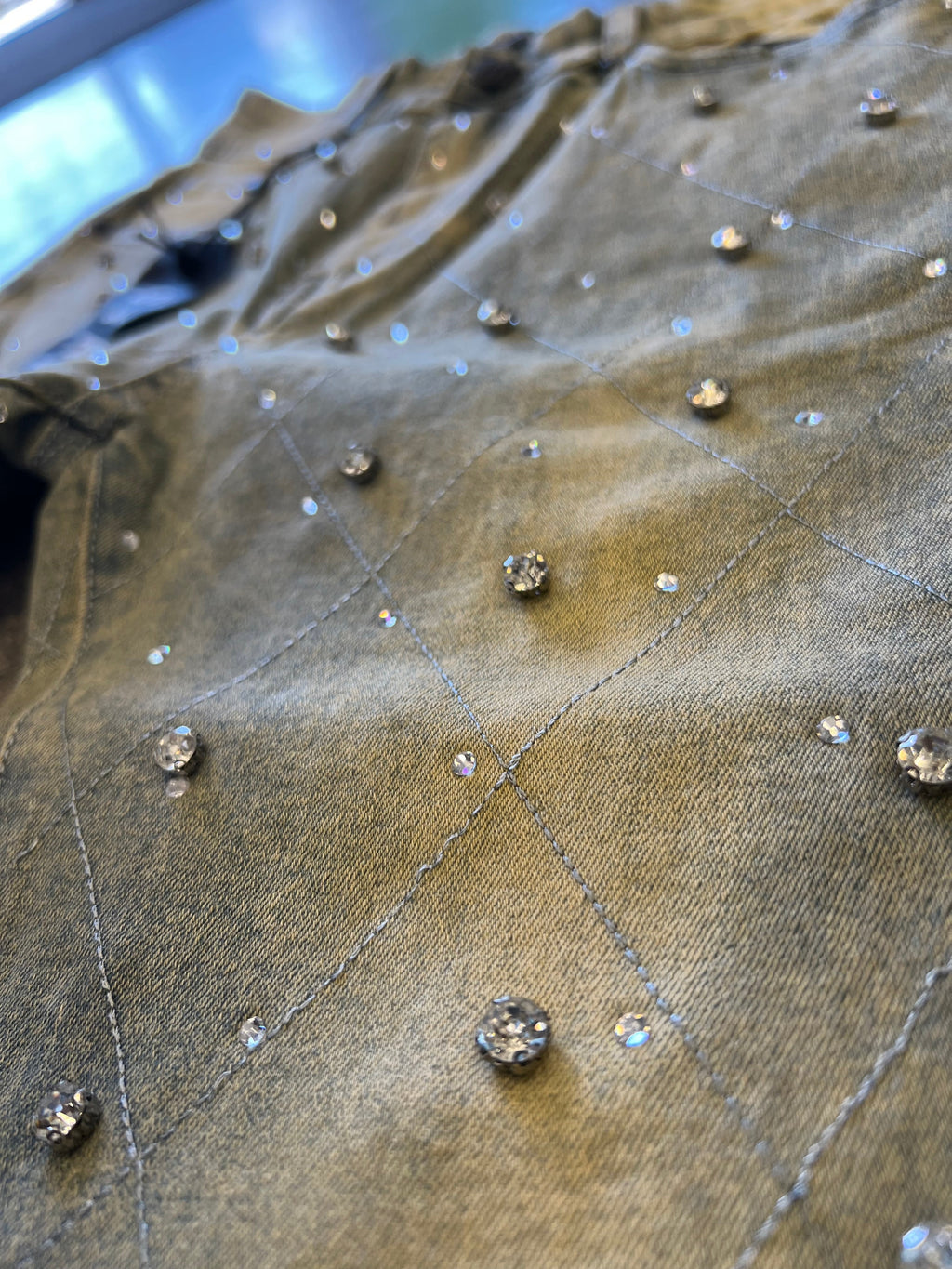 STYLO DIAMOND STUDDED DENIM TINT