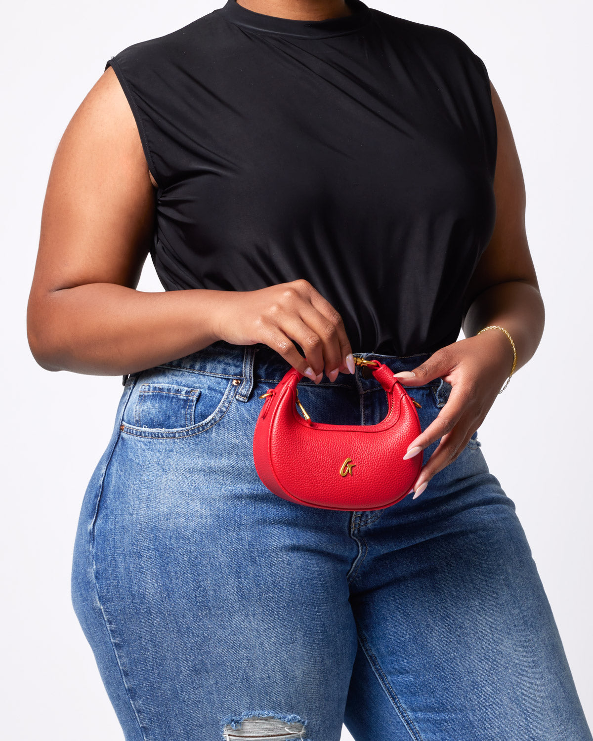 NANO PEBBLE HOBO BAG - RED