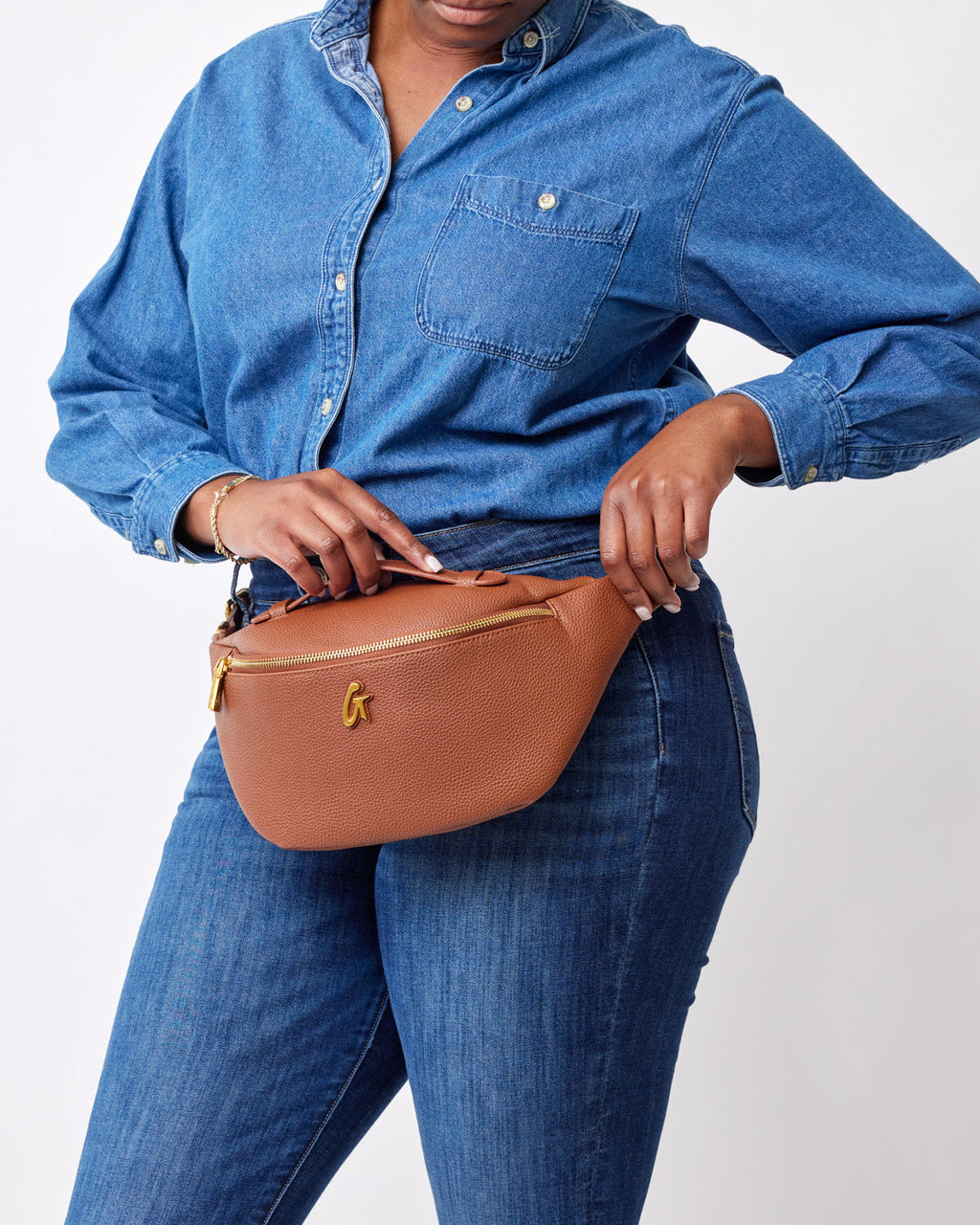 PEBBLE FANNY PACK - BROWN